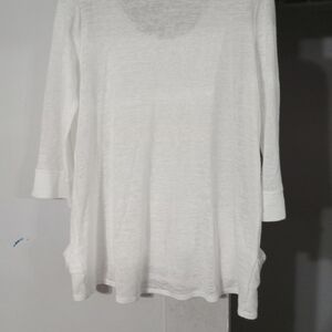 Piccadilly Canada white ladies pullover top. Size Medium